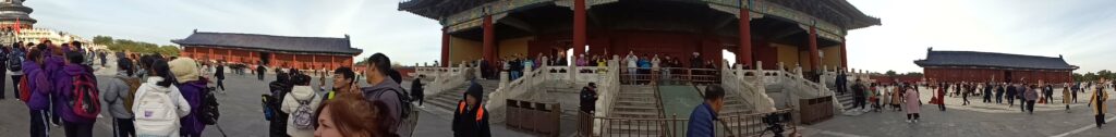 Храм Неба — это один из самых известных и популярных храмов в Пекине