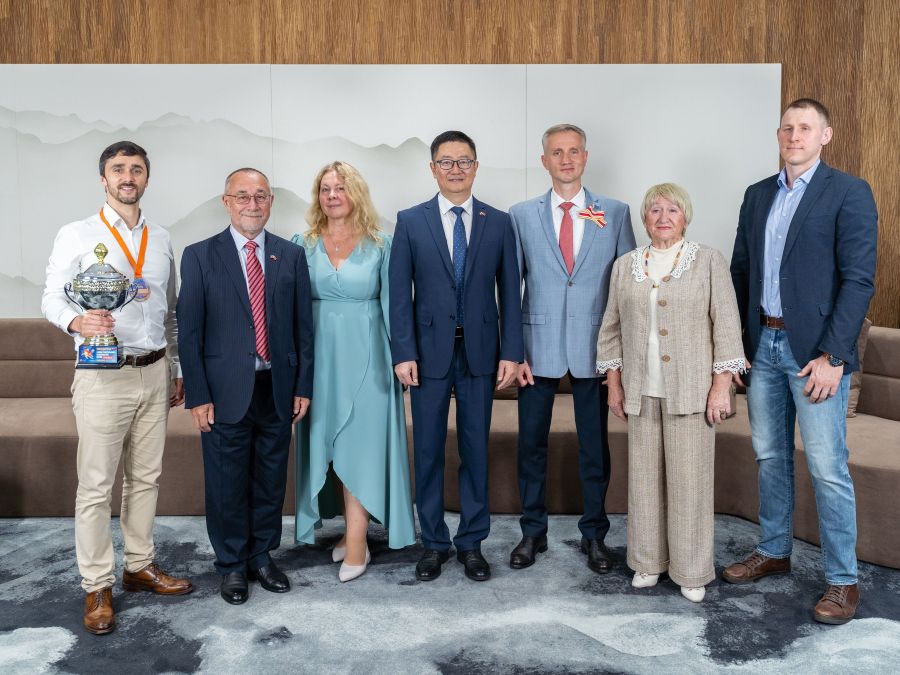ссылка на фото: https://hello-tga.wfolio.pro/disk/23-08-2025-veytsi-2025-rqtl7n Гончарова О.В. директор РОО «СФГХК»